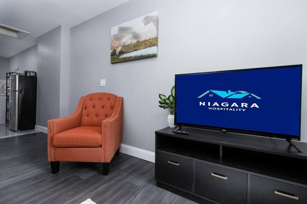 Cozy Micro Apartment, Minutes From Falls Ниагара-Фолс Экстерьер фото